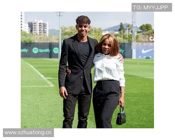 亚马尔母亲合照需先付800欧友人称其谦逊不喜张扬 亚马尔母亲合照需先付800欧友人称其谦逊不喜张扬