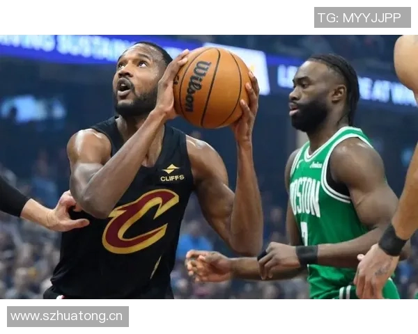 小莫布里首秀表现亮眼18分钟内砍下12分6板2助助球队取胜 小莫布里首秀表现亮眼18分钟内砍下12分6板2助助球队取胜