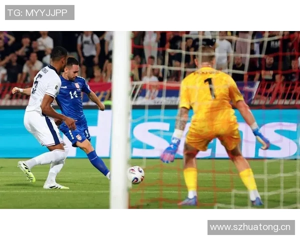 英格兰队今日训练迎来U20小将莱西塞缪尔坎贝尔强势加盟