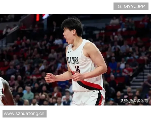 美媒称杨瀚森逐渐融入球队与夏普默契如开拓者的申京与阿门