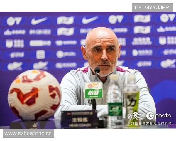 海港队在主教练穆斯卡特的带领下全力备战重返赛场迎接新挑战